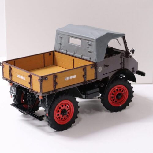 en 1:18 Schuco Mercedes Unimog U401 with Softtop 1956 dark red - Image 3