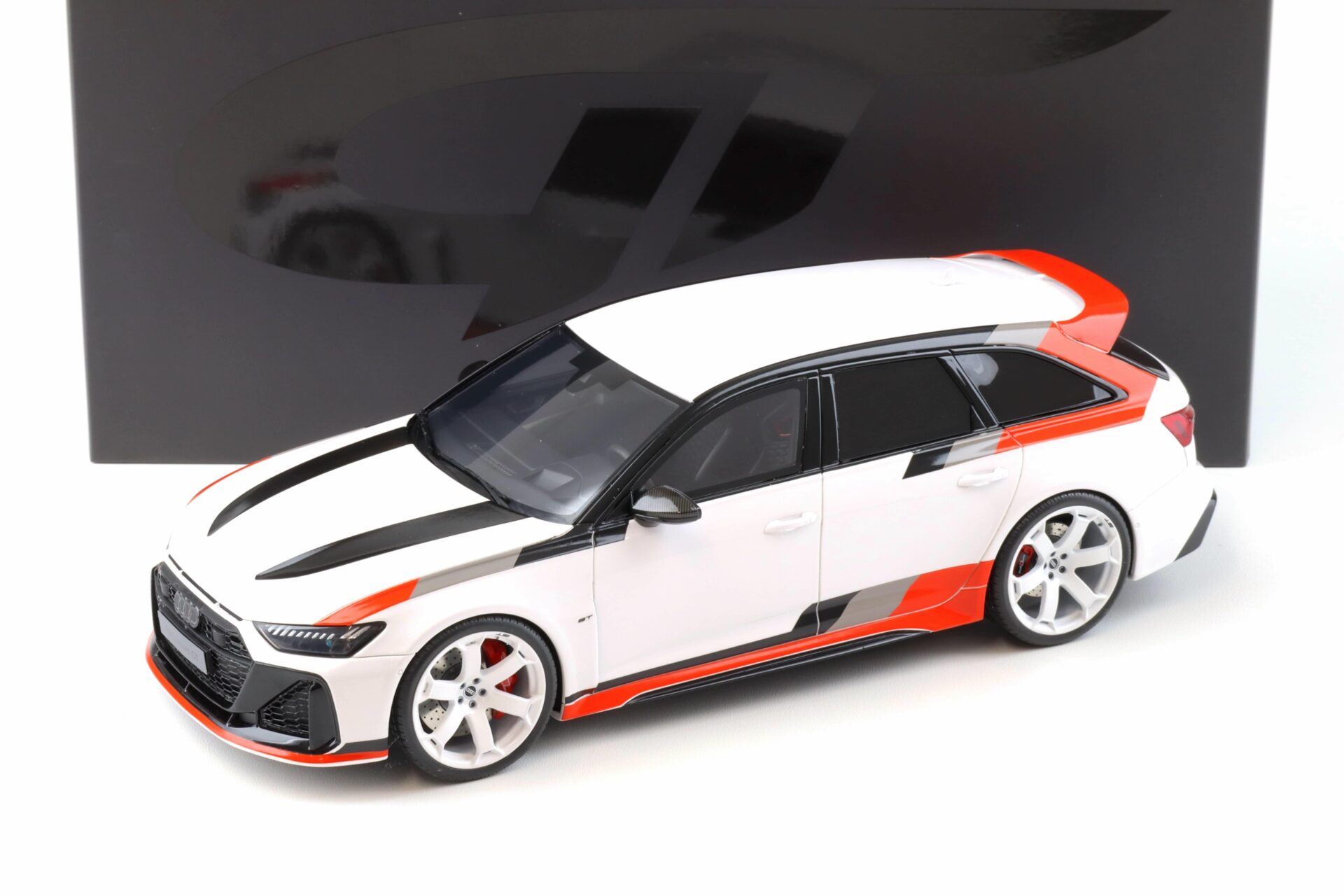 ID 100140 orig 1.jpg 1:18 GT Spirit GT512 Audi RS6 Avant GT (C8) Arkona white 2024