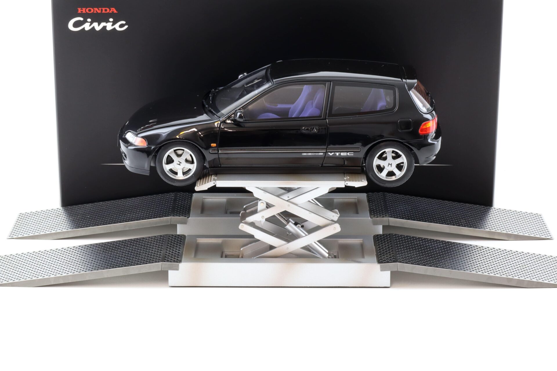 1:18 LCD Models Honda Civic SiR II (EG6) VTEC 1993 black with Lift LCD18018-BL