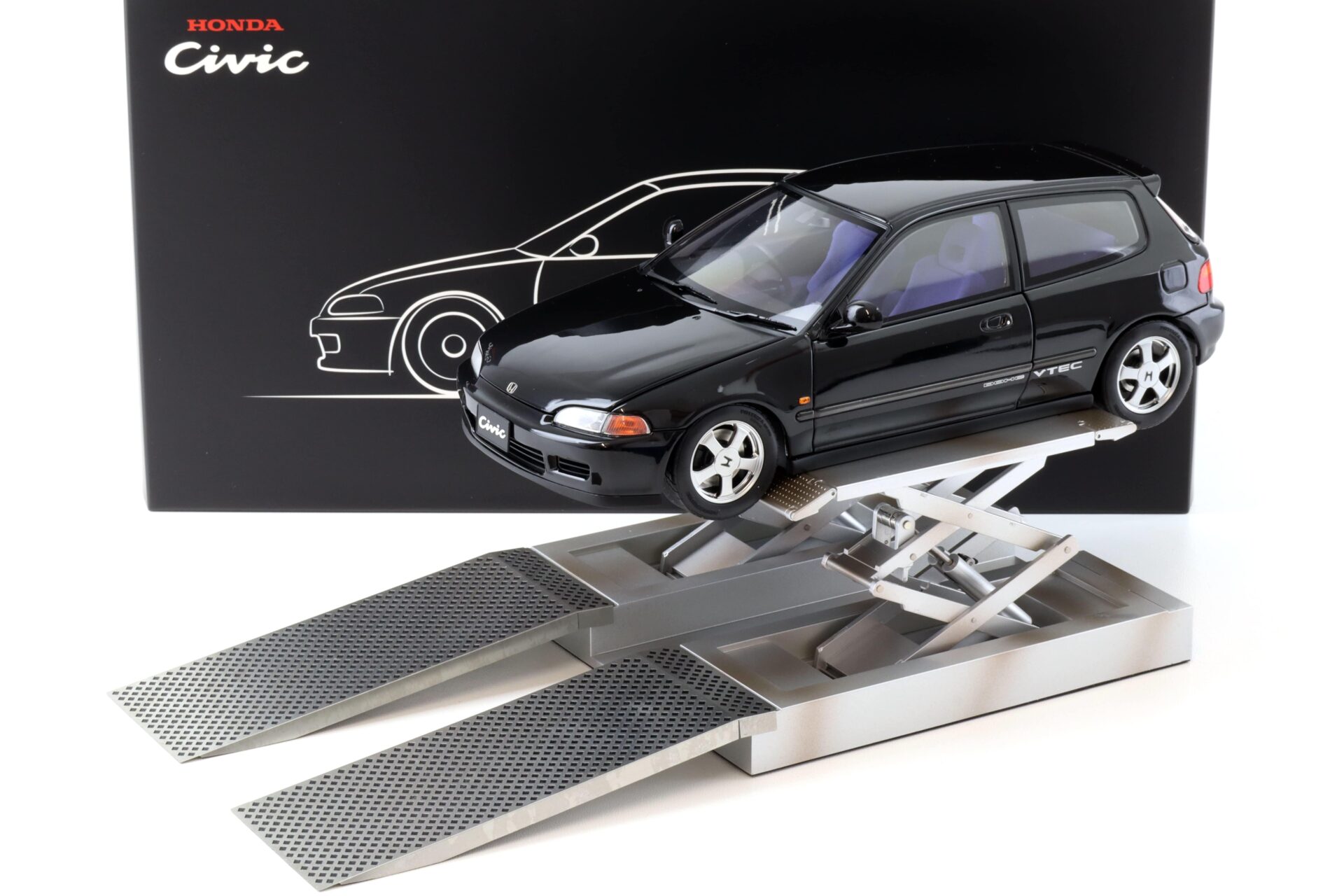 1:18 LCD Models Honda Civic SiR II (EG6) VTEC 1993 black with Lift LCD18018-BL