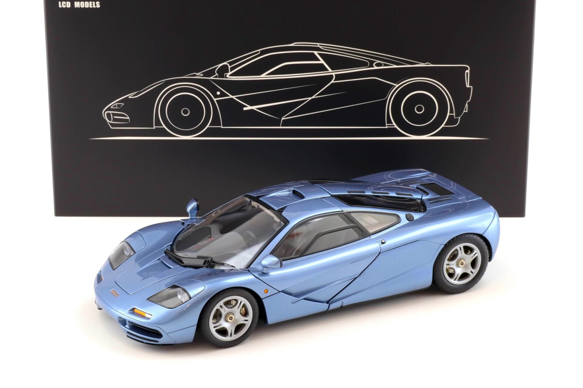 1:18 LCD Models McLaren F1 Road Car blue metallic 1995 LCD18014-BU