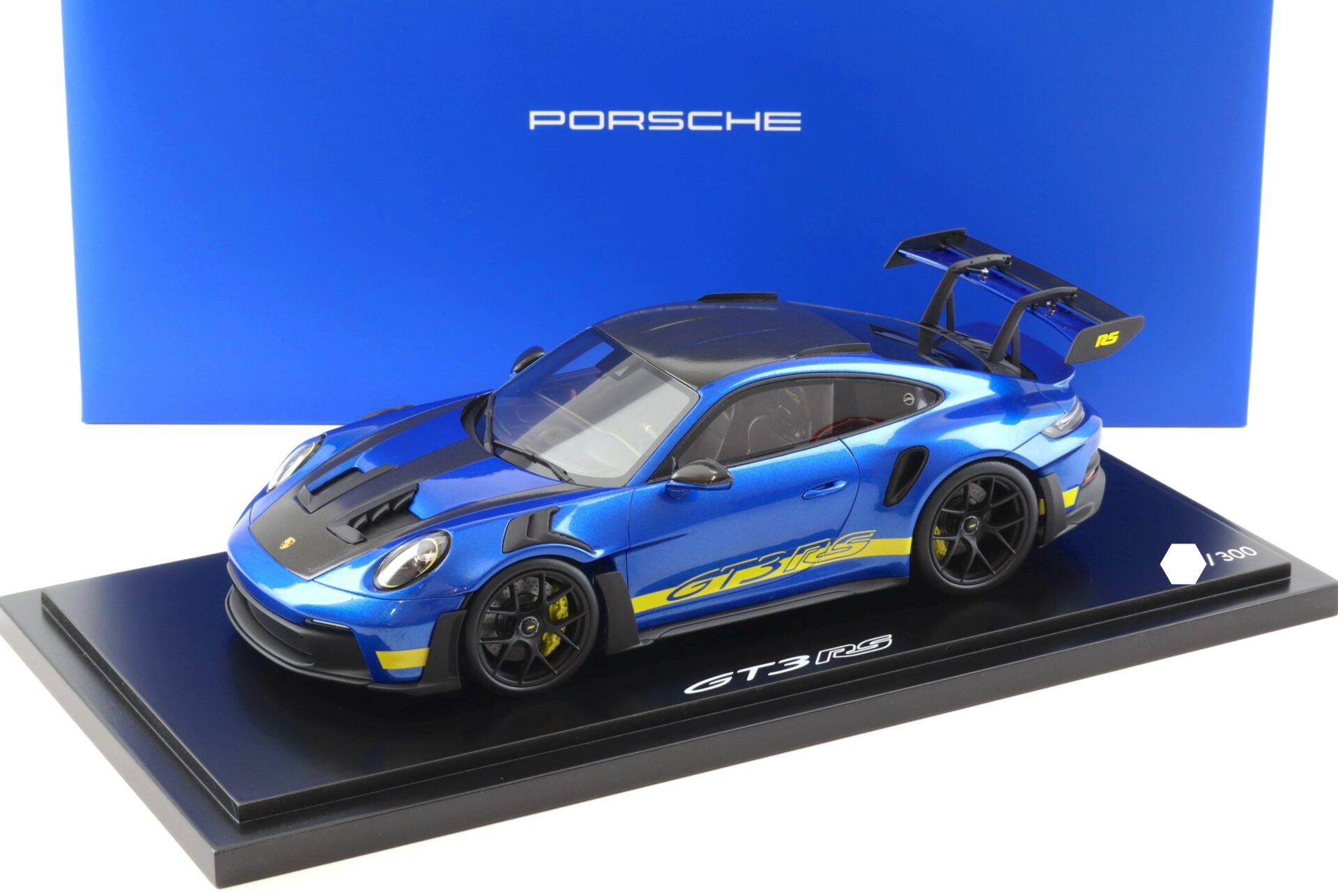 ID 100777 orig 1.jpg 1:18 Spark Porsche 911 992 GT3 RS Saphirblue Limited 300 pcs MAP Porsche Museum