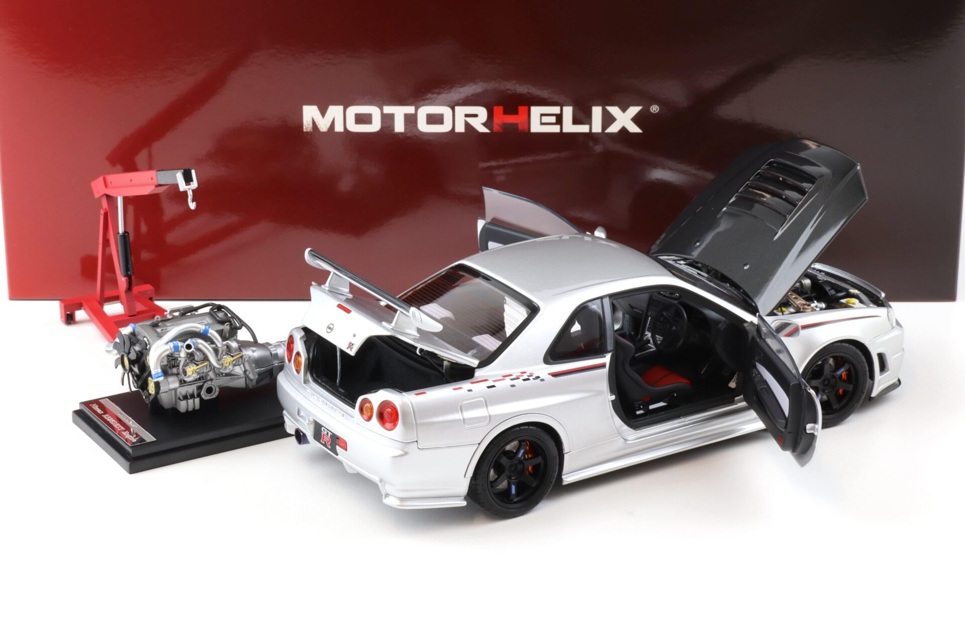 1:18 Motorhelix Nissan Skyline GT-R R34 Nismo CRS silver/ Carbon hood M83431