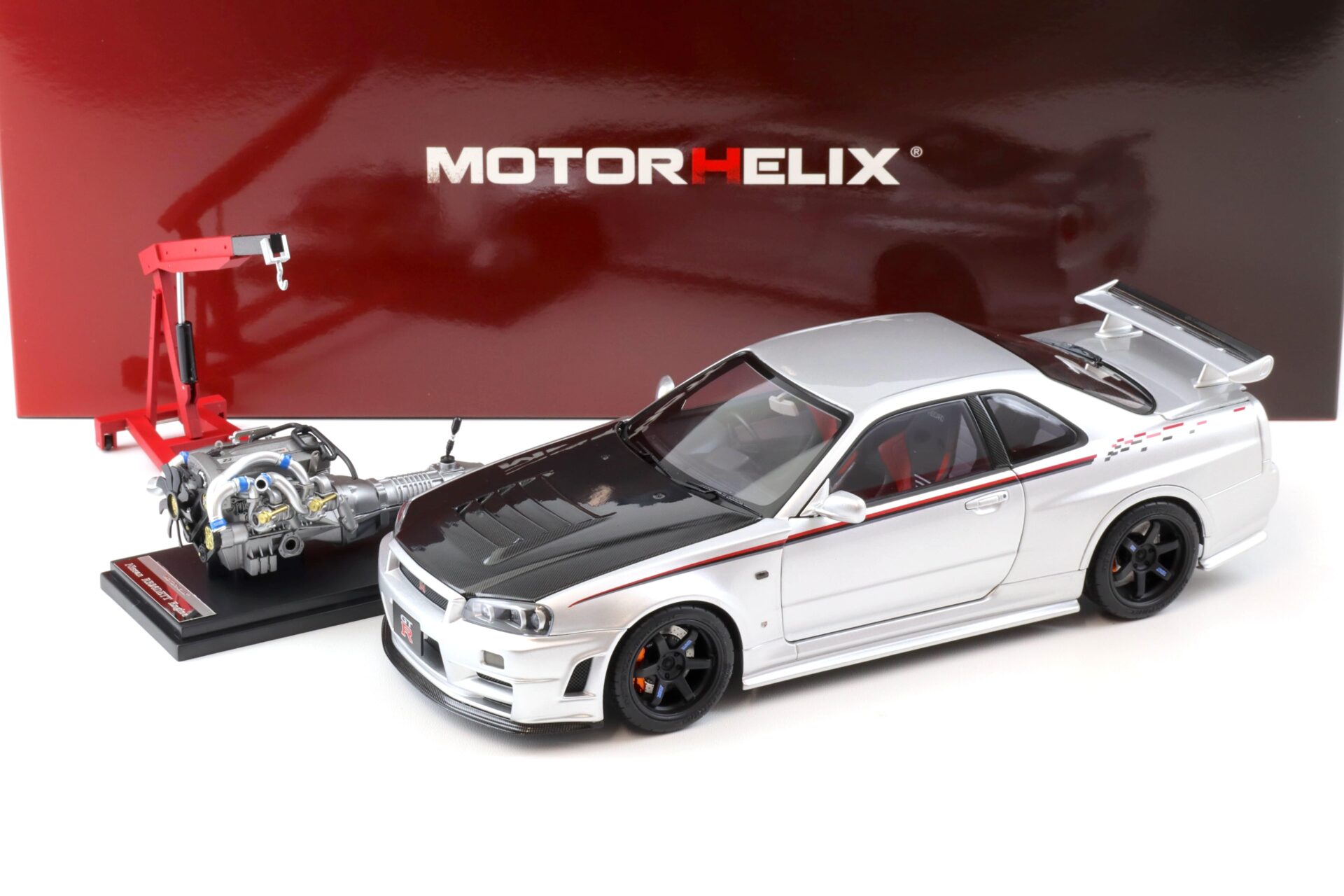 1:18 Motorhelix Nissan Skyline GT-R R34 Nismo CRS silver/ Carbon hood M83431