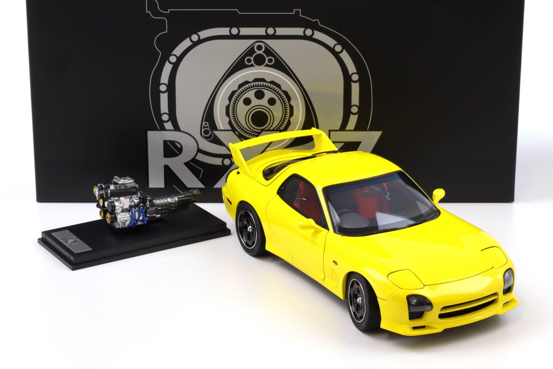 1:18 Polar Master Mazda RX-7 Speed Coupe yellow with engine PLM22-002-1