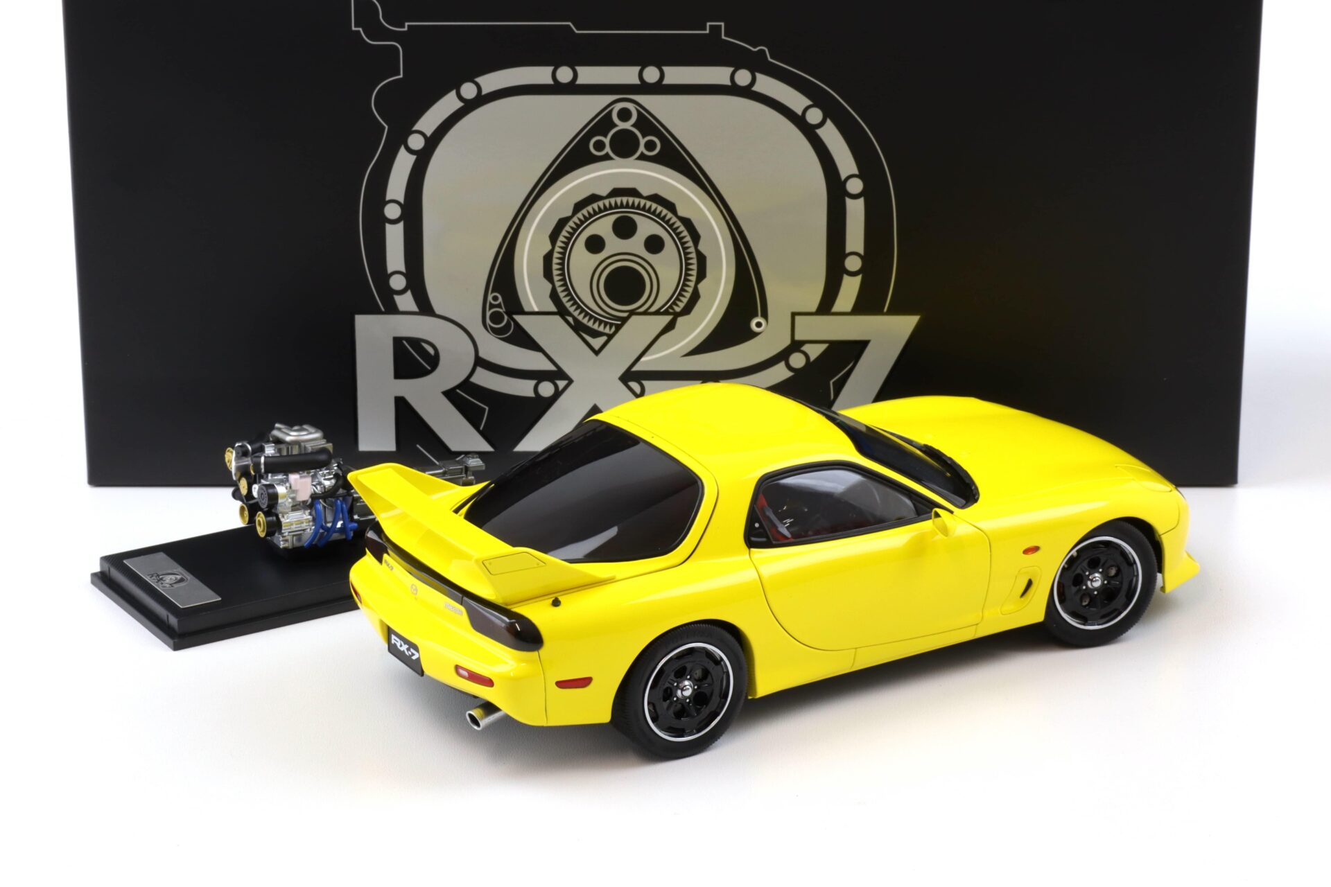 1:18 Polar Master Mazda RX-7 Speed Coupe yellow with engine PLM22-002-1