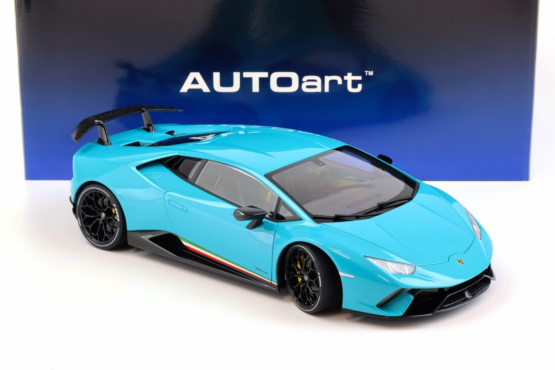 1:12 AUTOart Lamborghini Huracan Performante 2017 Blu Glauco/ solid blue 12077