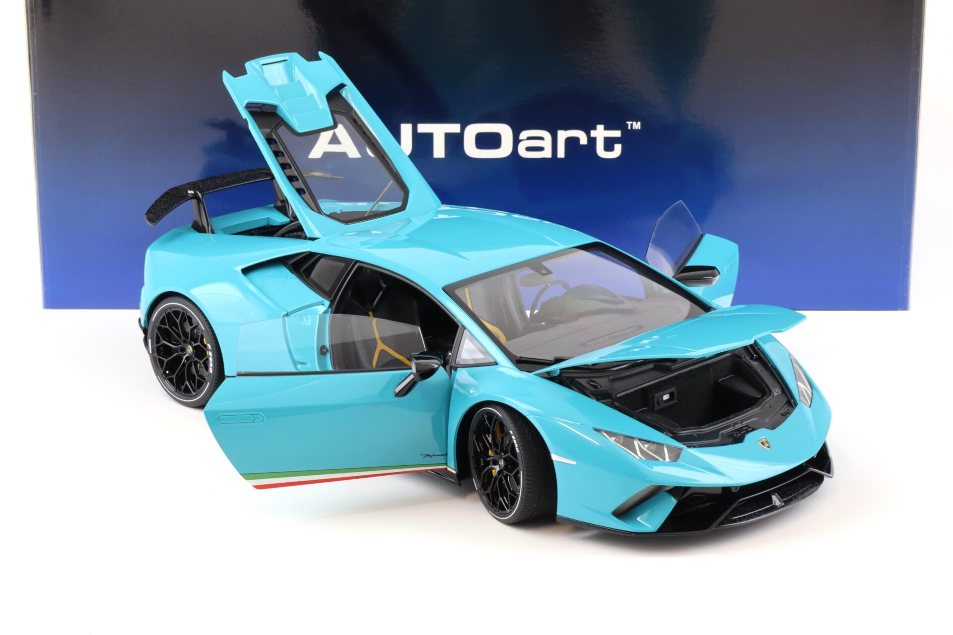 1:12 AUTOart Lamborghini Huracan Performante 2017 Blu Glauco/ solid blue 12077