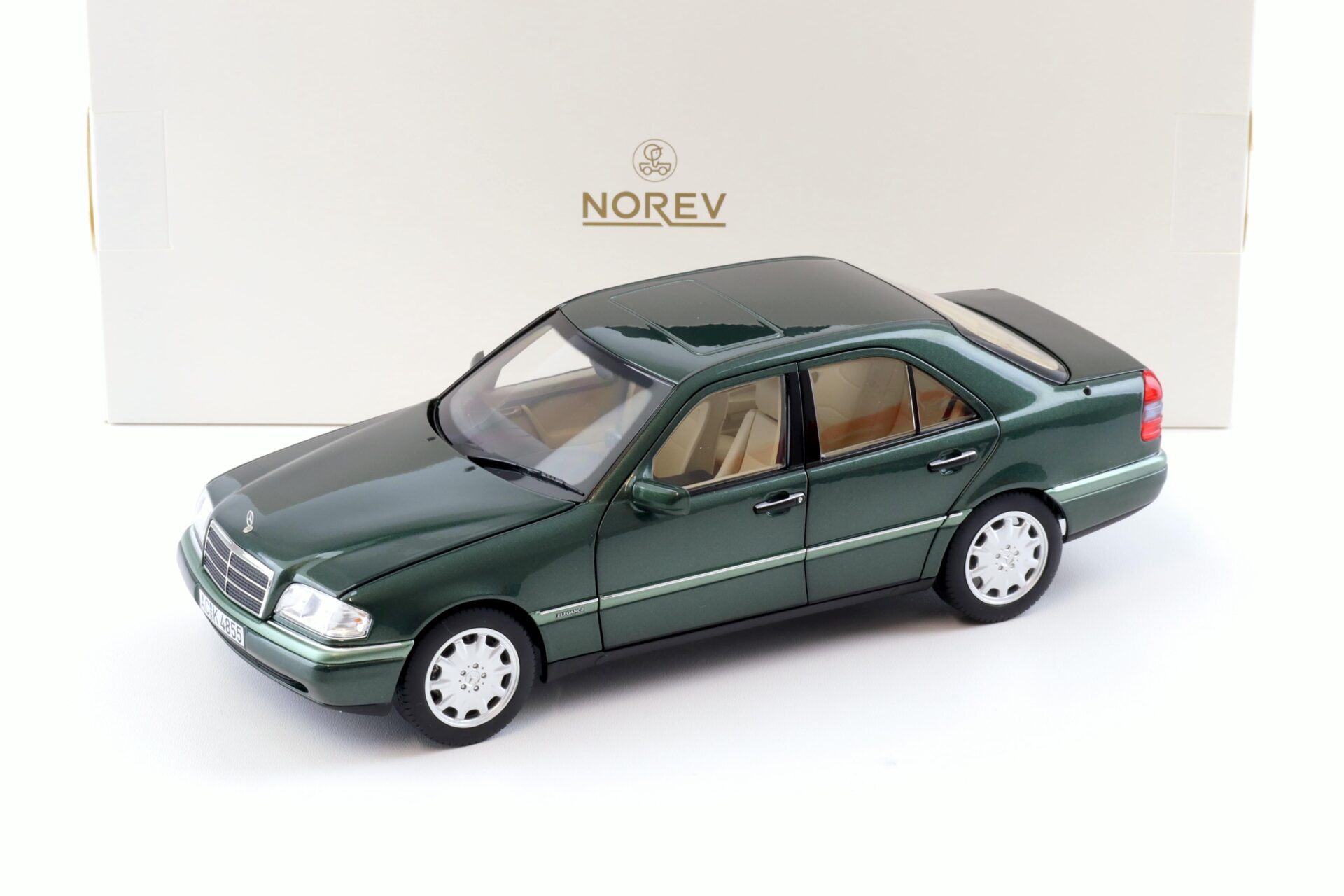 1:18 Norev Mercedes C-Klasse W202 Limousine 1993 Malachite green metallic