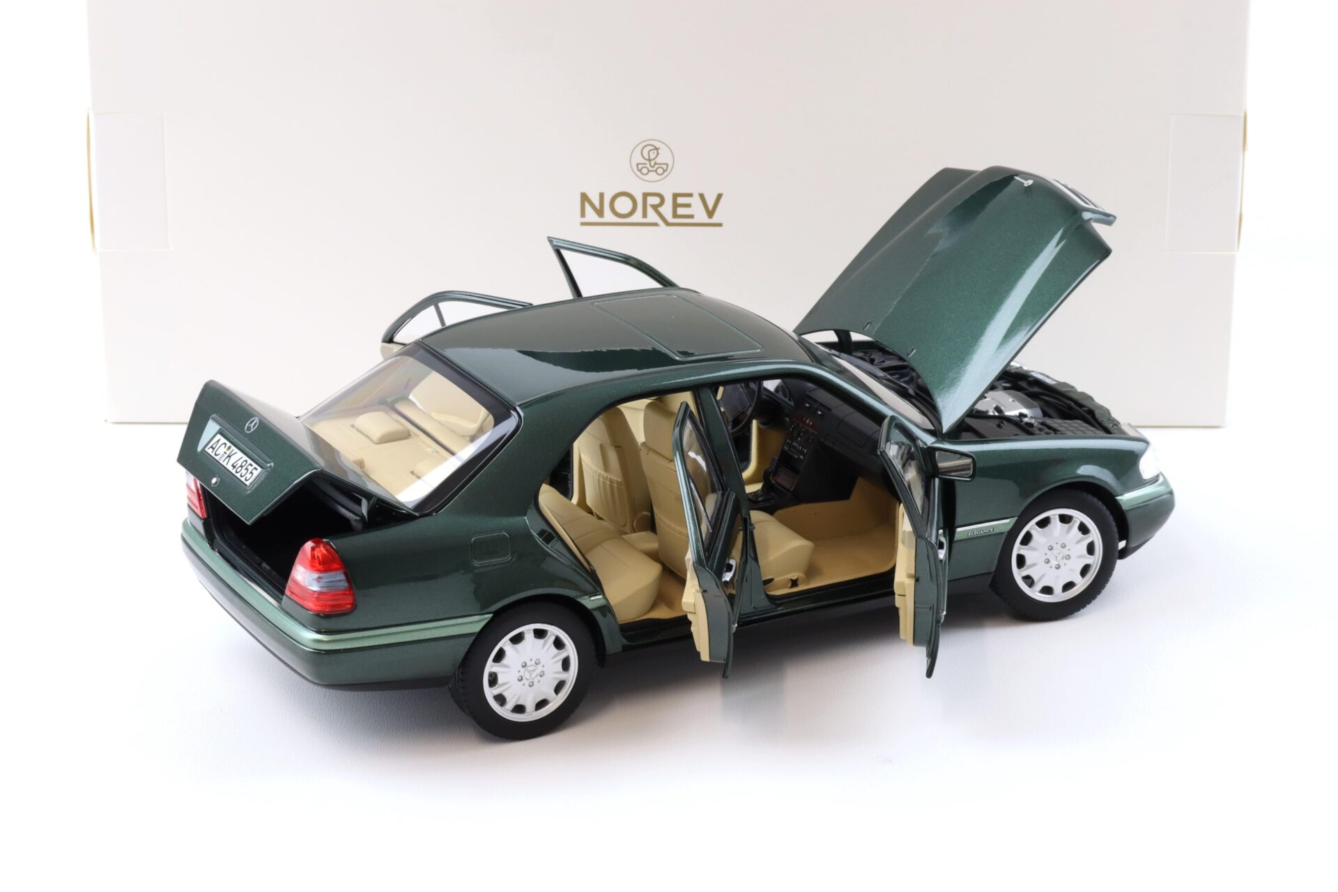 1:18 Norev Mercedes C-Klasse W202 Limousine 1993 Malachite green metallic