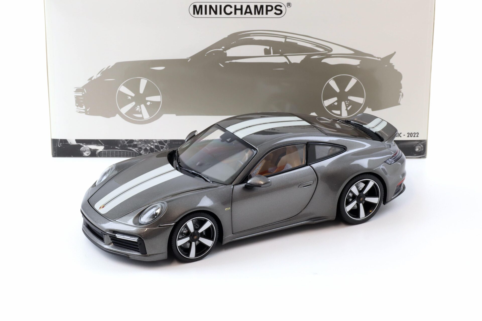 ID 101395 orig 1.jpg 1:18 Minichamps Porsche 911 992 Sport Classic Coupe 2022 grey metallic