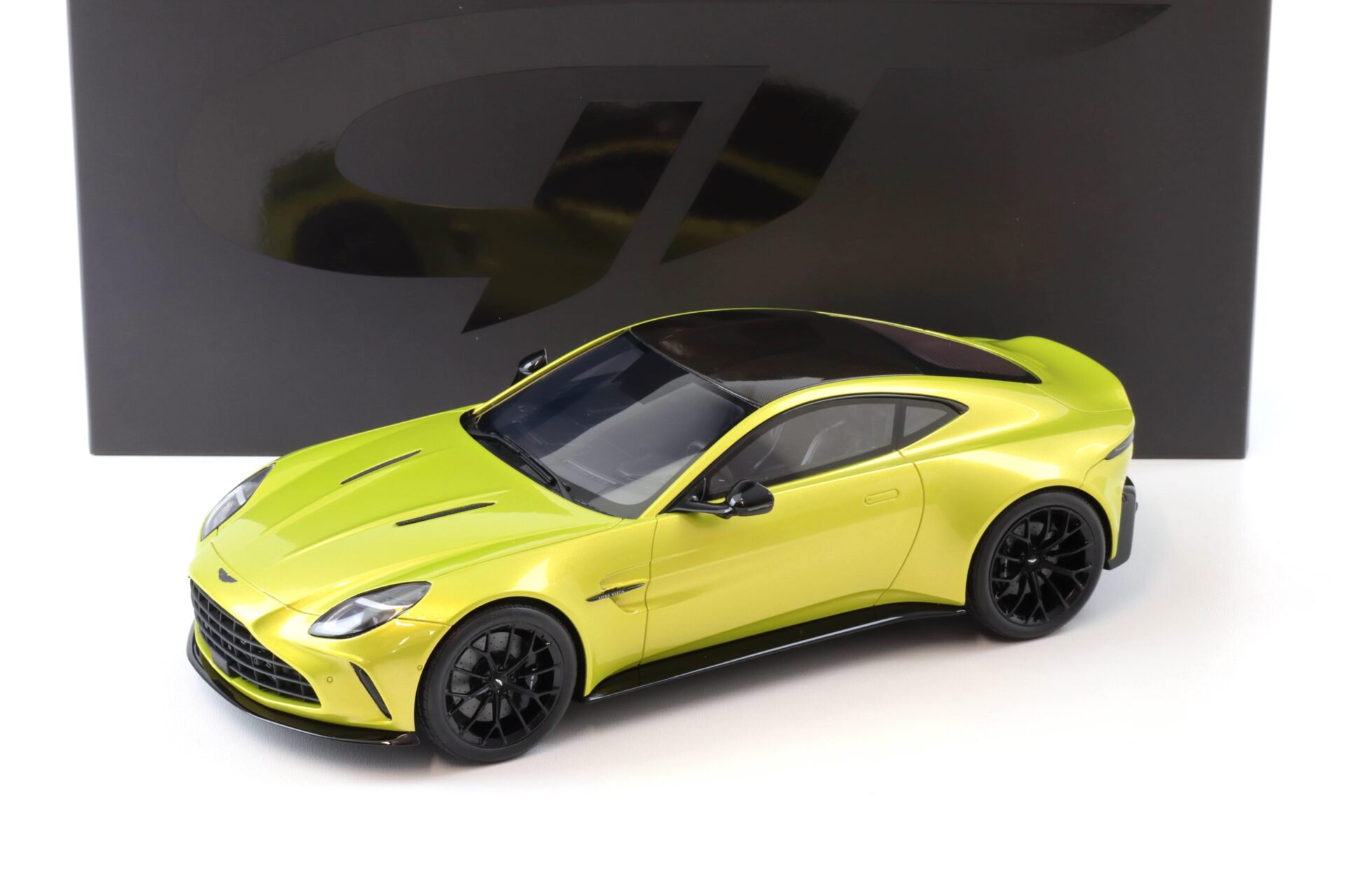 1:18 GT Spirit GT514 Aston Martin Vantage Coupe Cosmopolitan yellow 2024