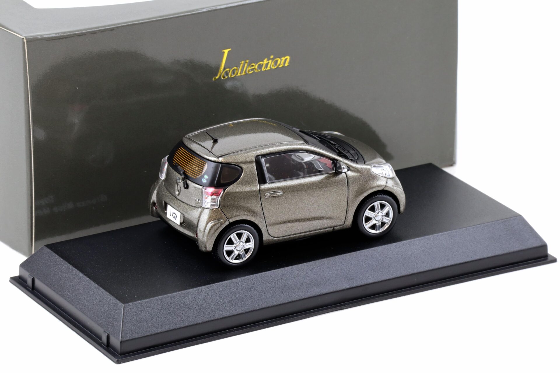 1:43 J-Collection Kyosho Toyota IQ Bronze Mica metallic
