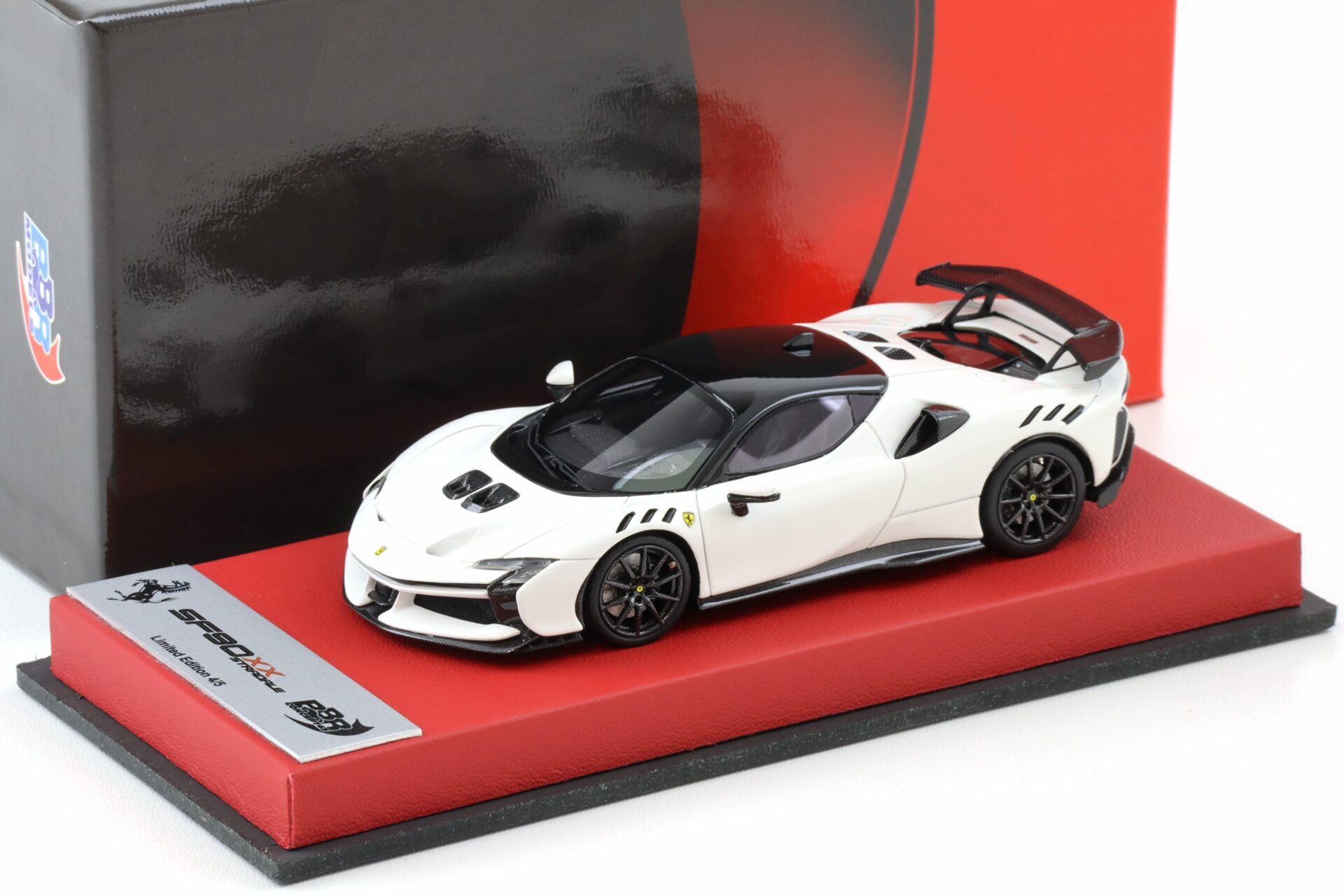 ID 101586 orig 1.jpg 1:43 BBR Ferrari SF90XX Stradale Bianco Cervino with leather base - Limited 5 pcs.