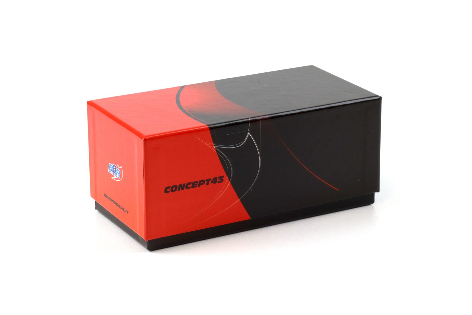 1:43 BBR Ferrari SF90XX Stradale Bianco Cervino with leather base - Limited 5 pcs.