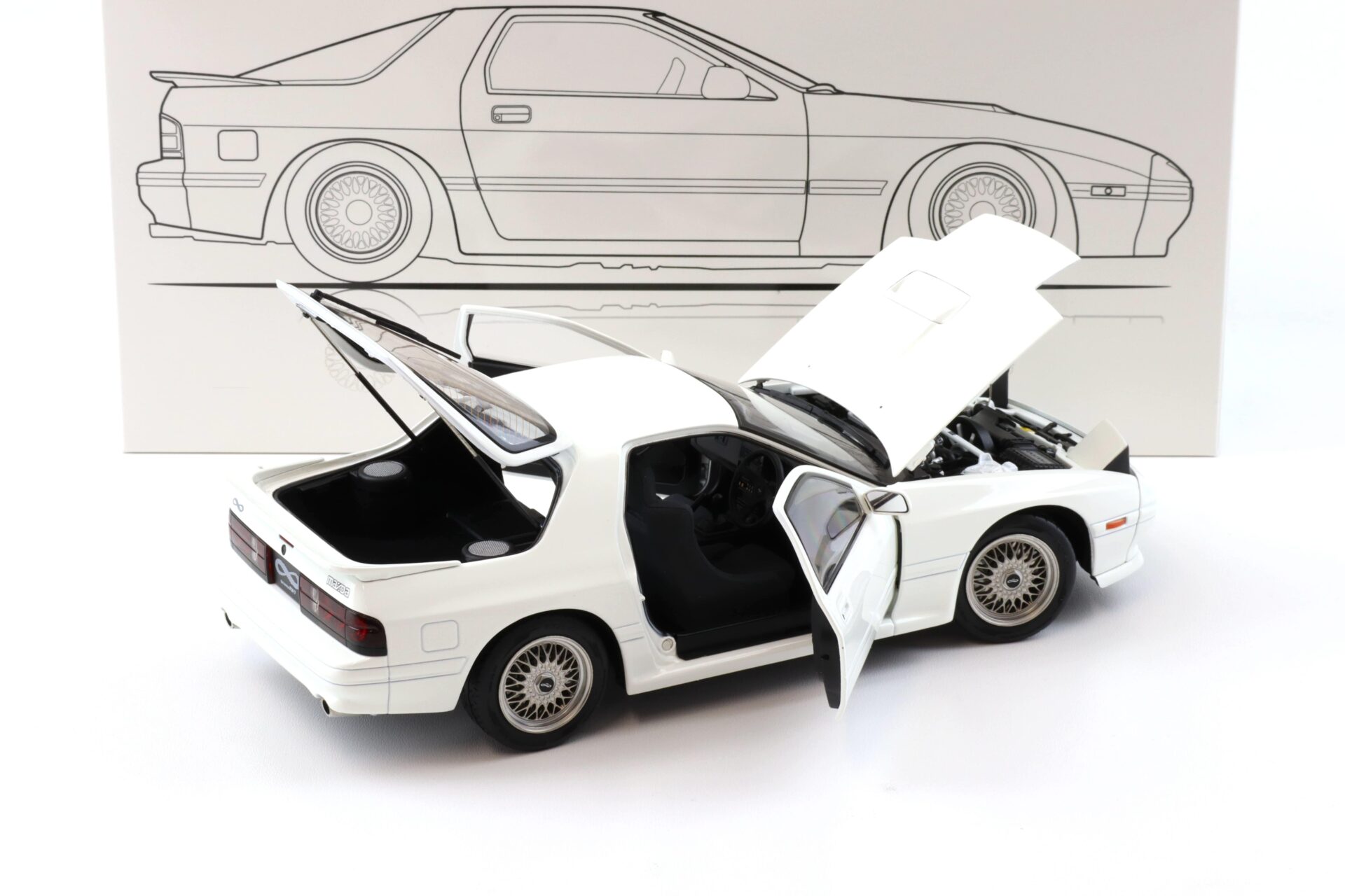 1:18 WHELART Mazda Savanna RX-7 FC3S Coupe white/ silver wheels