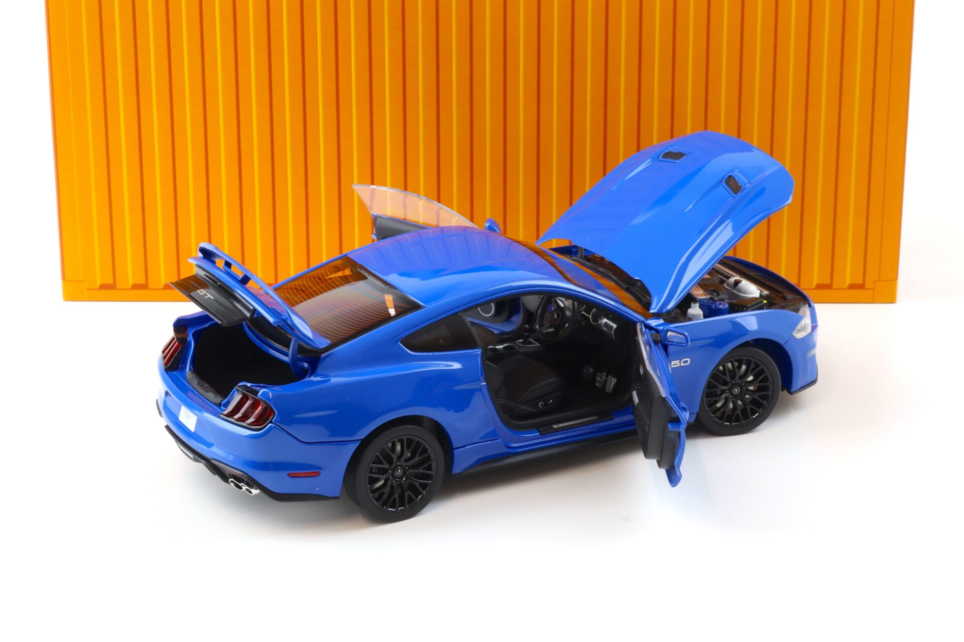 1:18 Diecast Masters 2019 Ford Mustang GT 5.0 Coupe RHD Kona blue metallic