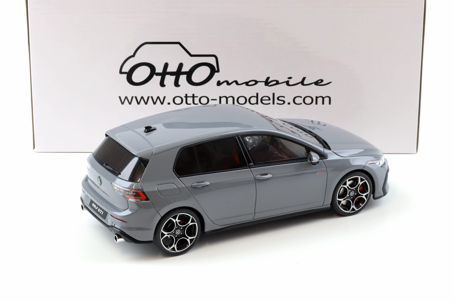 1:18 OTTO mobile OT1137 VW Golf 8 GTI Moonstone grey 2024