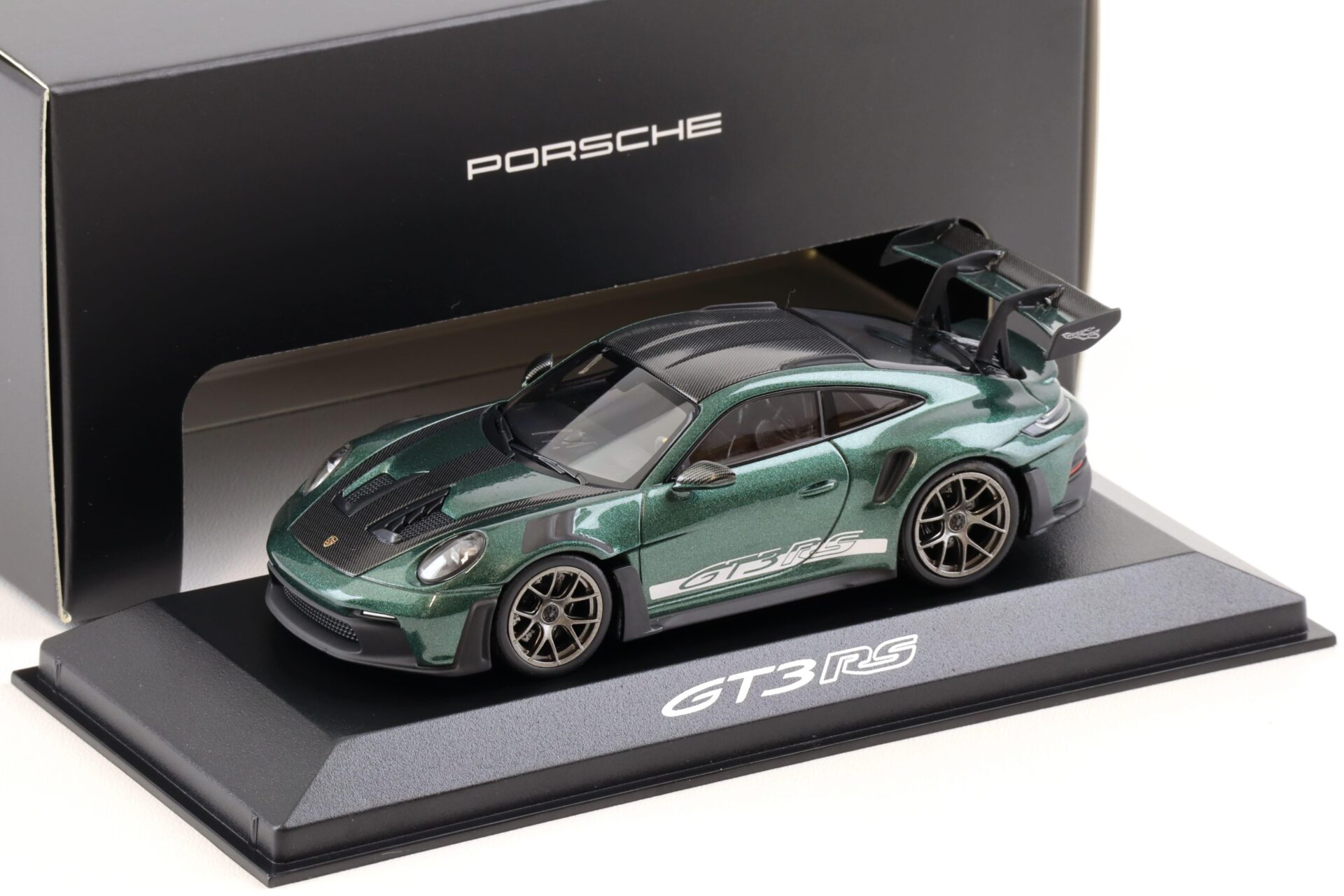 1:43 Minichamps Porsche 911 992 GT3 RS Weissach Package Racing green WAP DEALER
