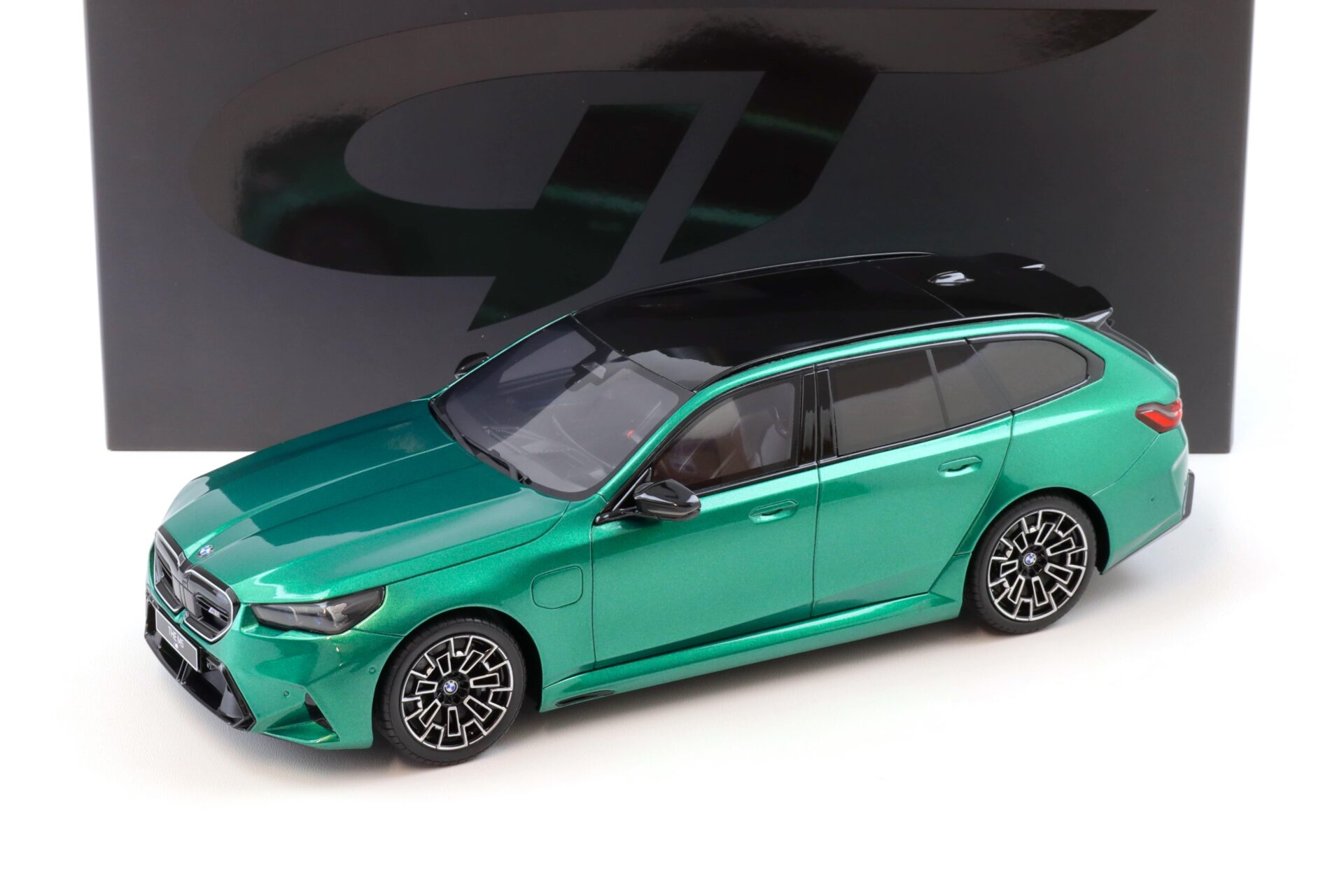 1:18 GT Spirit GT509 BMW M5 Touring G99 Isle of Man green 2024