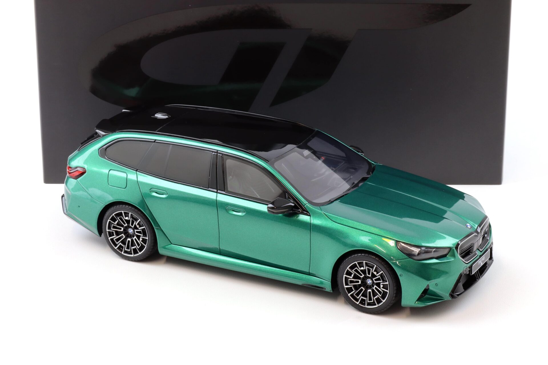 1:18 GT Spirit GT509 BMW M5 Touring G99 Isle of Man green 2024