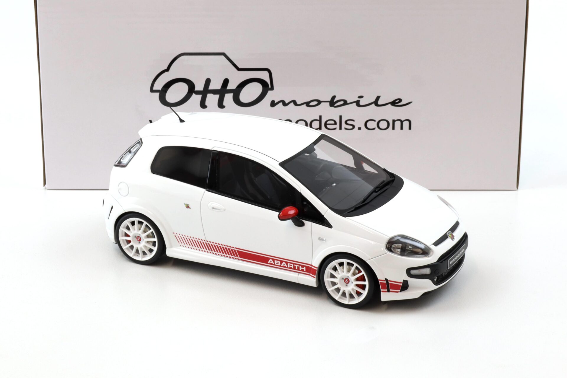 1:18 OTTO mobile OT460 Fiat Punto Abarth Esseesse Bianco white/ red 2010