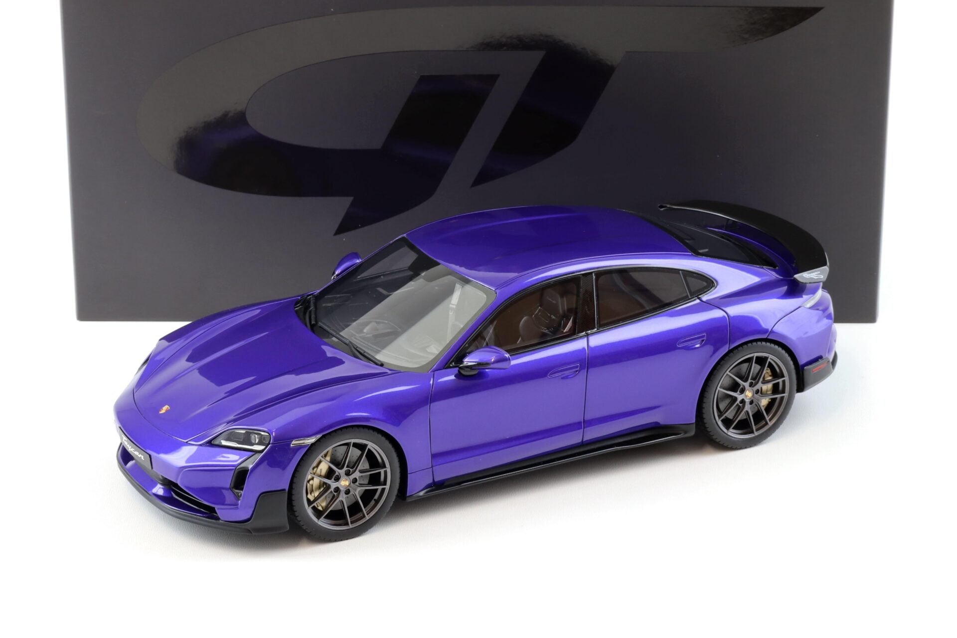 1:18 GT Spirit GT520 Porsche Taycan Turbo GT Weissach Package purple sky metallic 2023