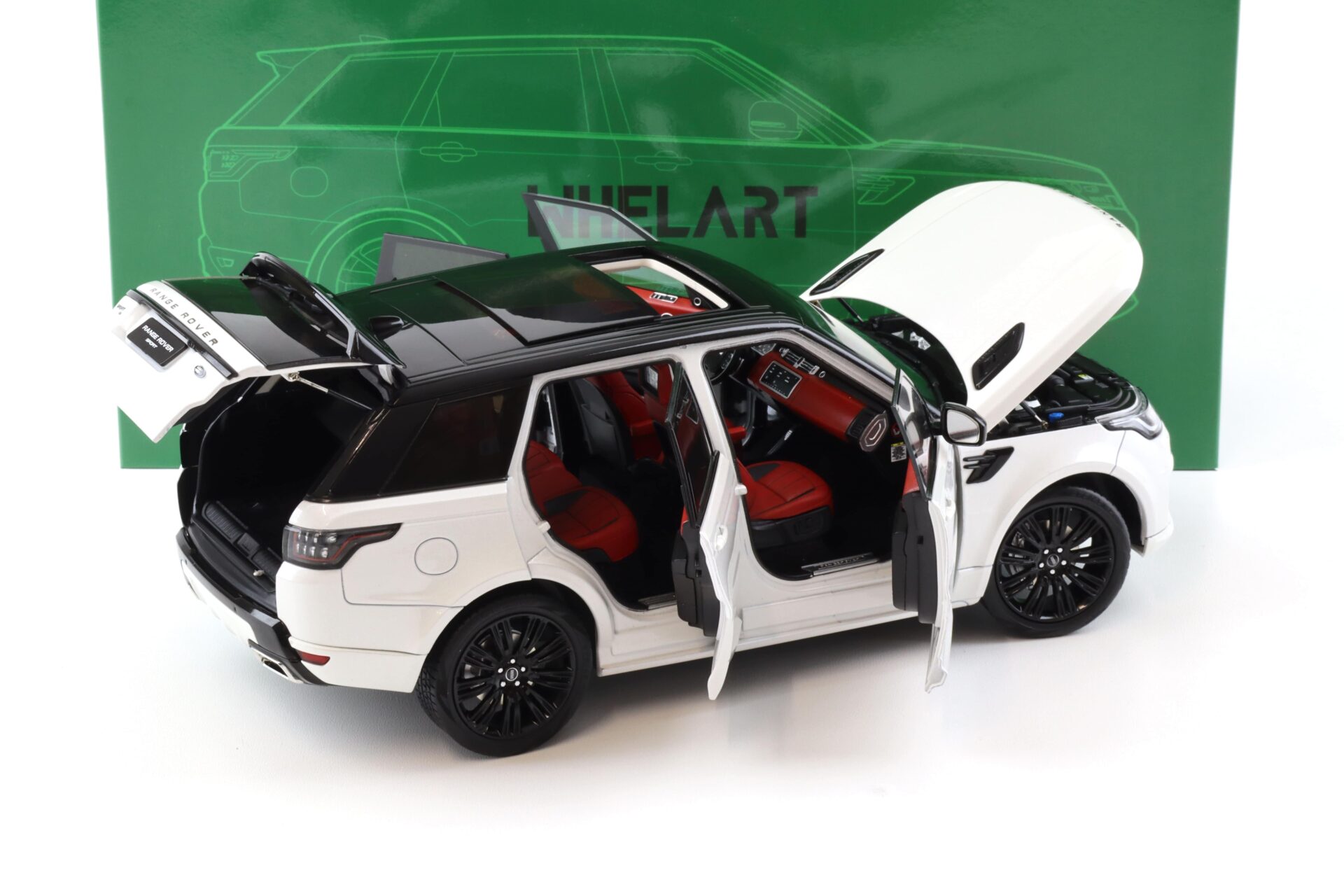 1:18 WHELART Range Rover Sport 2018 white / black wheels DIECAST