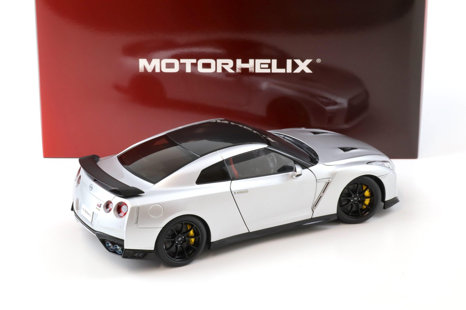 1:18 Motorhelix Nissan GT-R R35 Track Edition by NISMO T-Spec 2022 Ultimate Metal silver