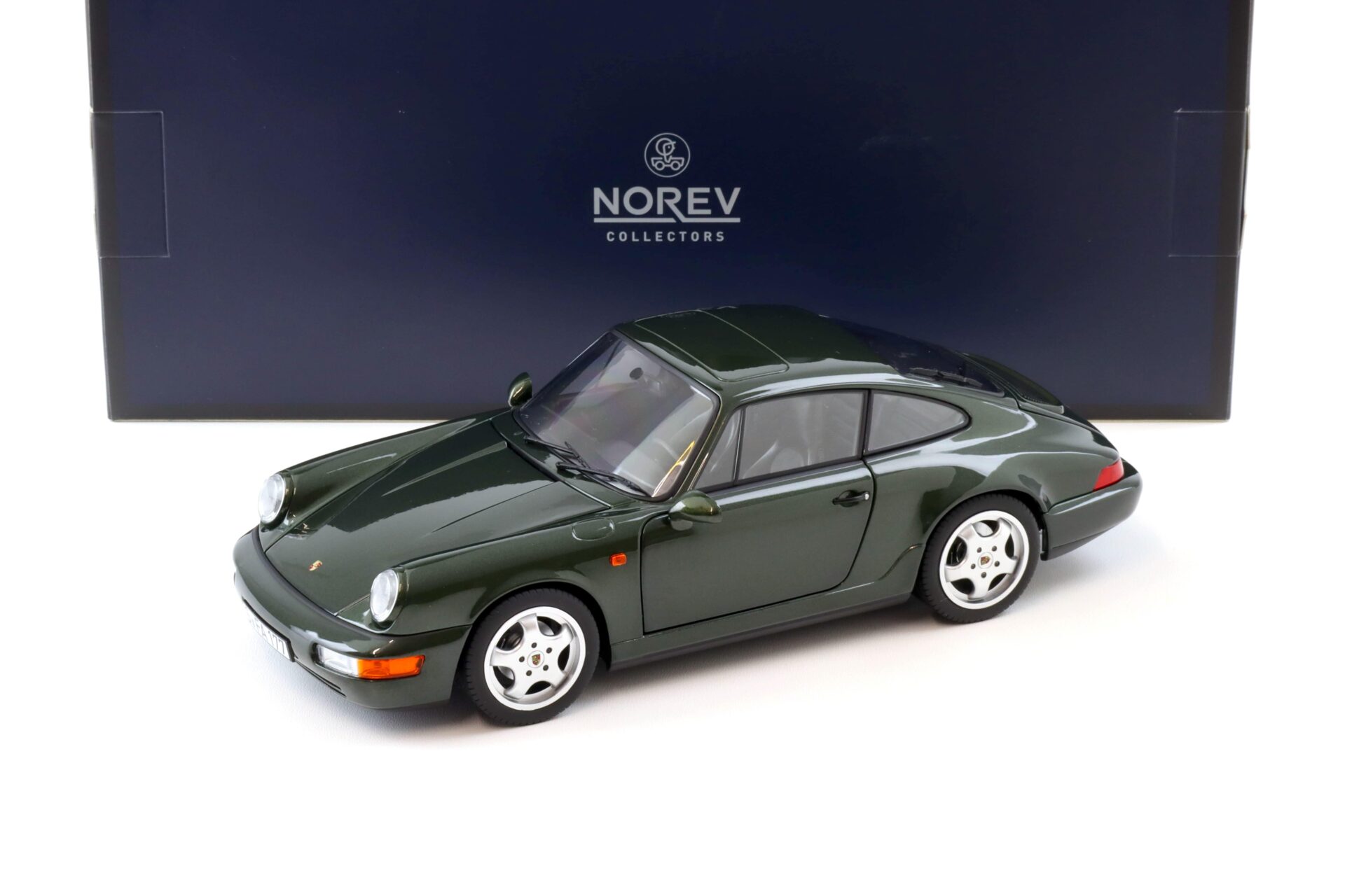 1:18 Norev Porsche 911 (964) Carrera 4 Coupe 1992 green metallic - Limited 200 pcs.