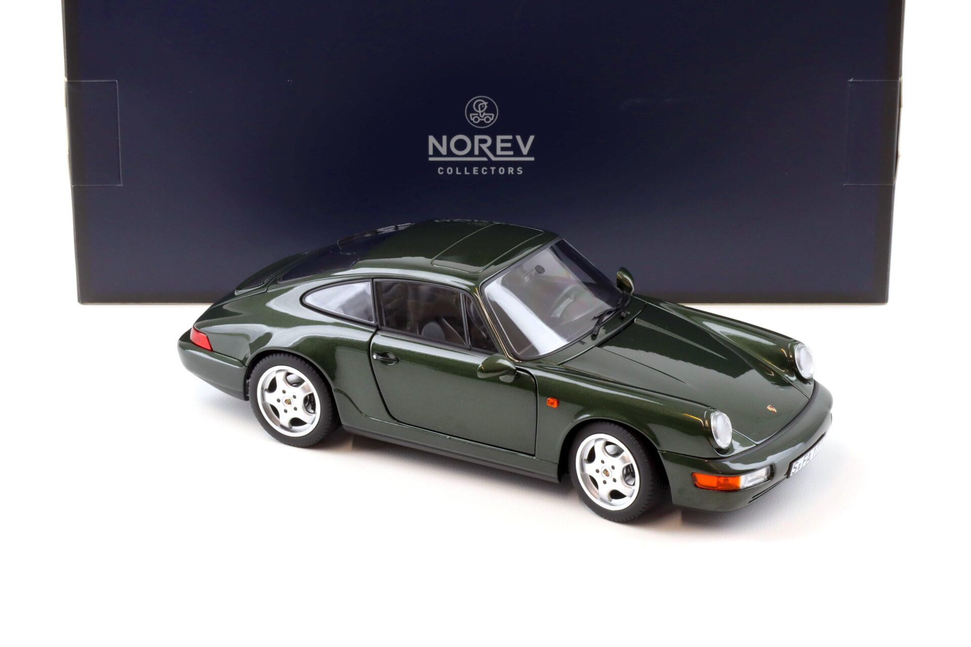 1:18 Norev Porsche 911 (964) Carrera 4 Coupe 1992 green metallic - Limited 200 pcs.