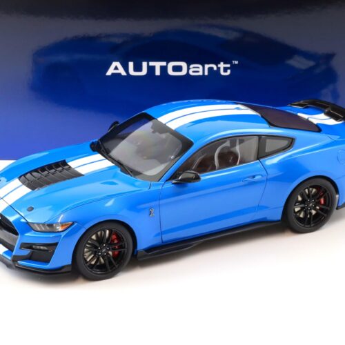 1:18 AUTOart Ford Mustang Shelby GT500 Coupe 2023 Grabber blue/ white stripes