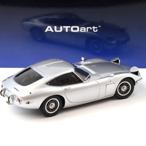 1:18 AUTOart Toyota 2000GT Coupe 1967 silver 79548