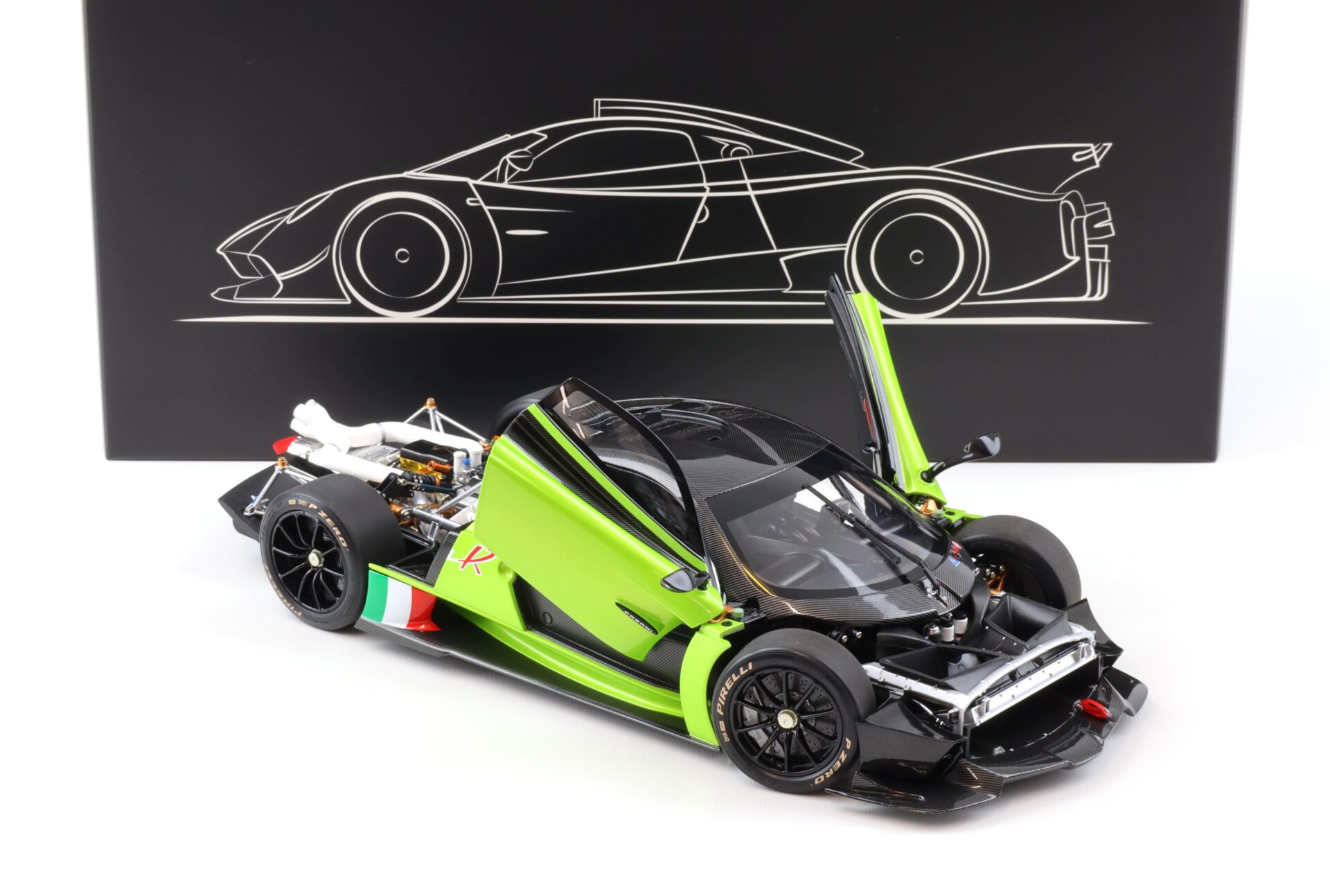 1:18 LCD Models Pagani Huayra R 2021 green/ Carbon LCD18012-GR