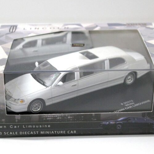 1:43 Vitesse Lincoln Town Car Limousine white/ white - Image 3
