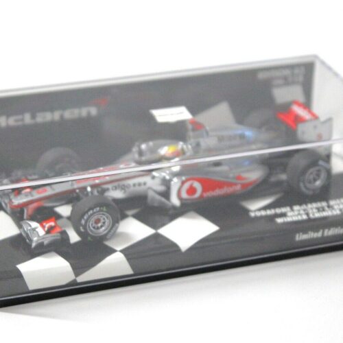 1:43 Minichamps McLaren Mercedes MP4-26 Hamilton Chinese GP