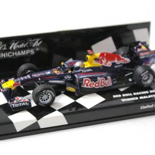 1:43 Minichamps Red Bull Racing Renault RB7 Malaysian GP Vettel