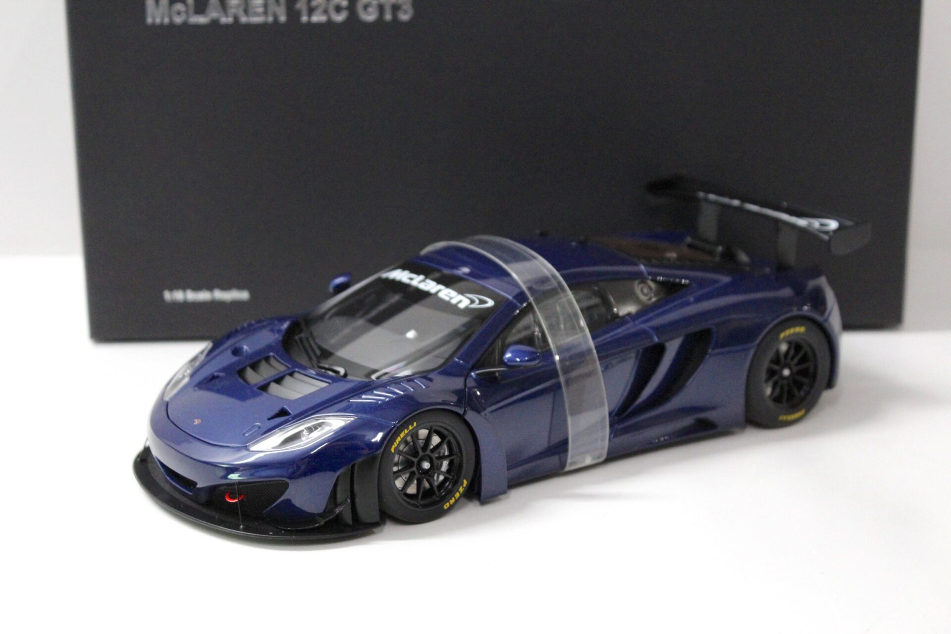 1:18 AUTOart McLAREN 12C GT3 Coupe Azure blue 2011
