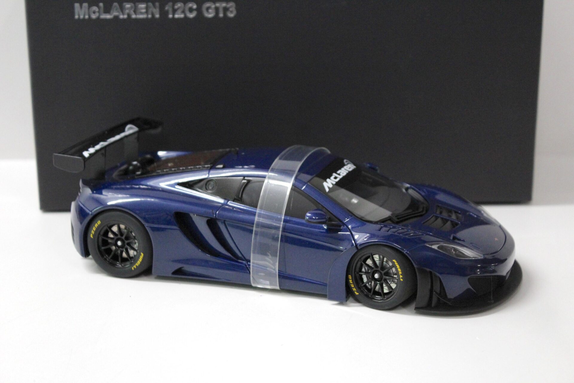 1:18 AUTOart McLAREN 12C GT3 Coupe Azure blue 2011