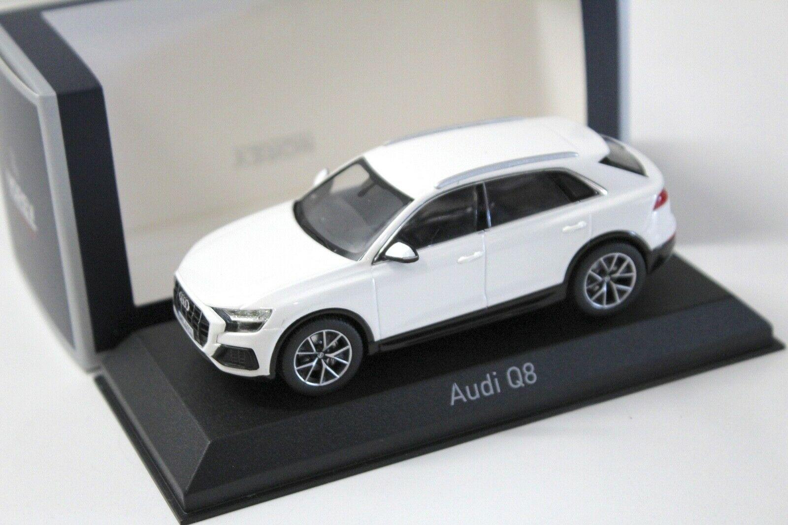 1:43 Norev Audi Q8 SUV 2018 white