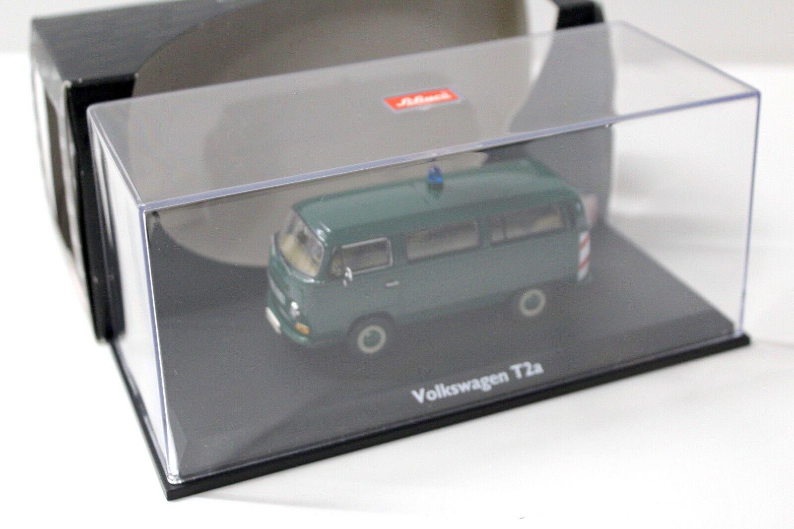 1:43 Schuco Volkswagen VW T2a Bus "POLIZEI" dark green