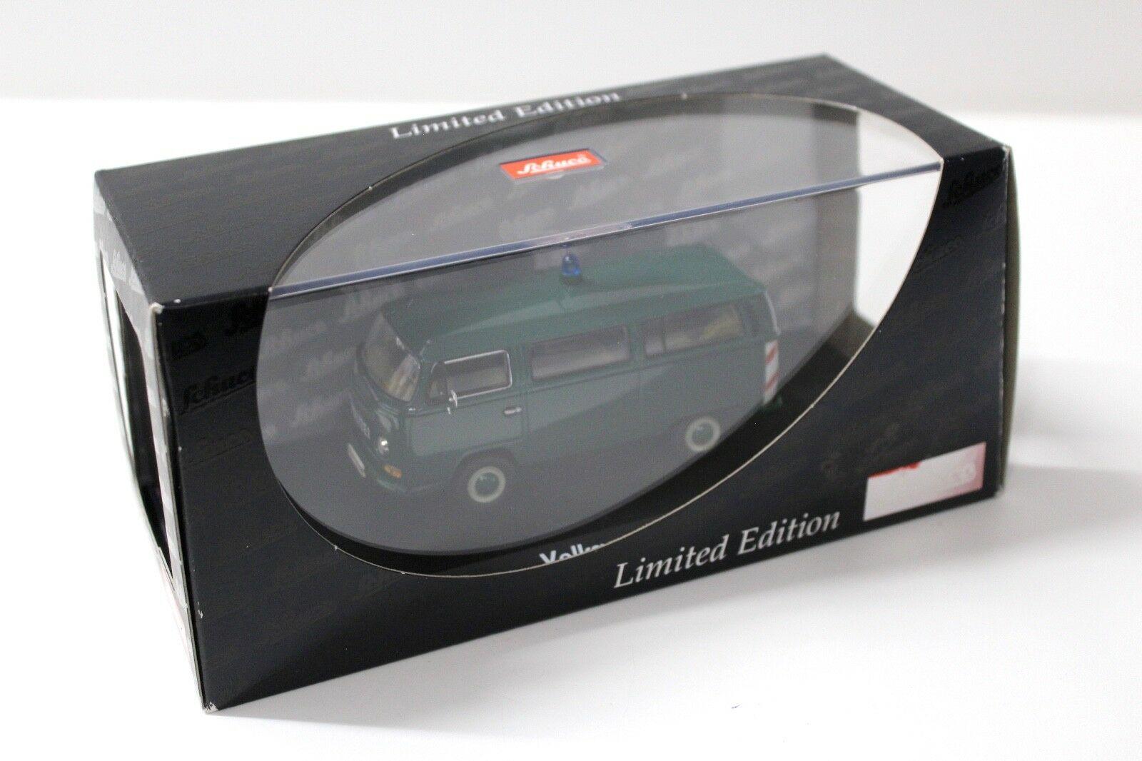 1:43 Schuco Volkswagen VW T2a Bus "POLIZEI" dark green