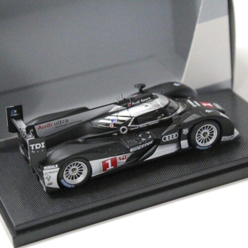1:43 Spark Audi R18 TDI Le Mans Testcar 2011 DEALER VERSION