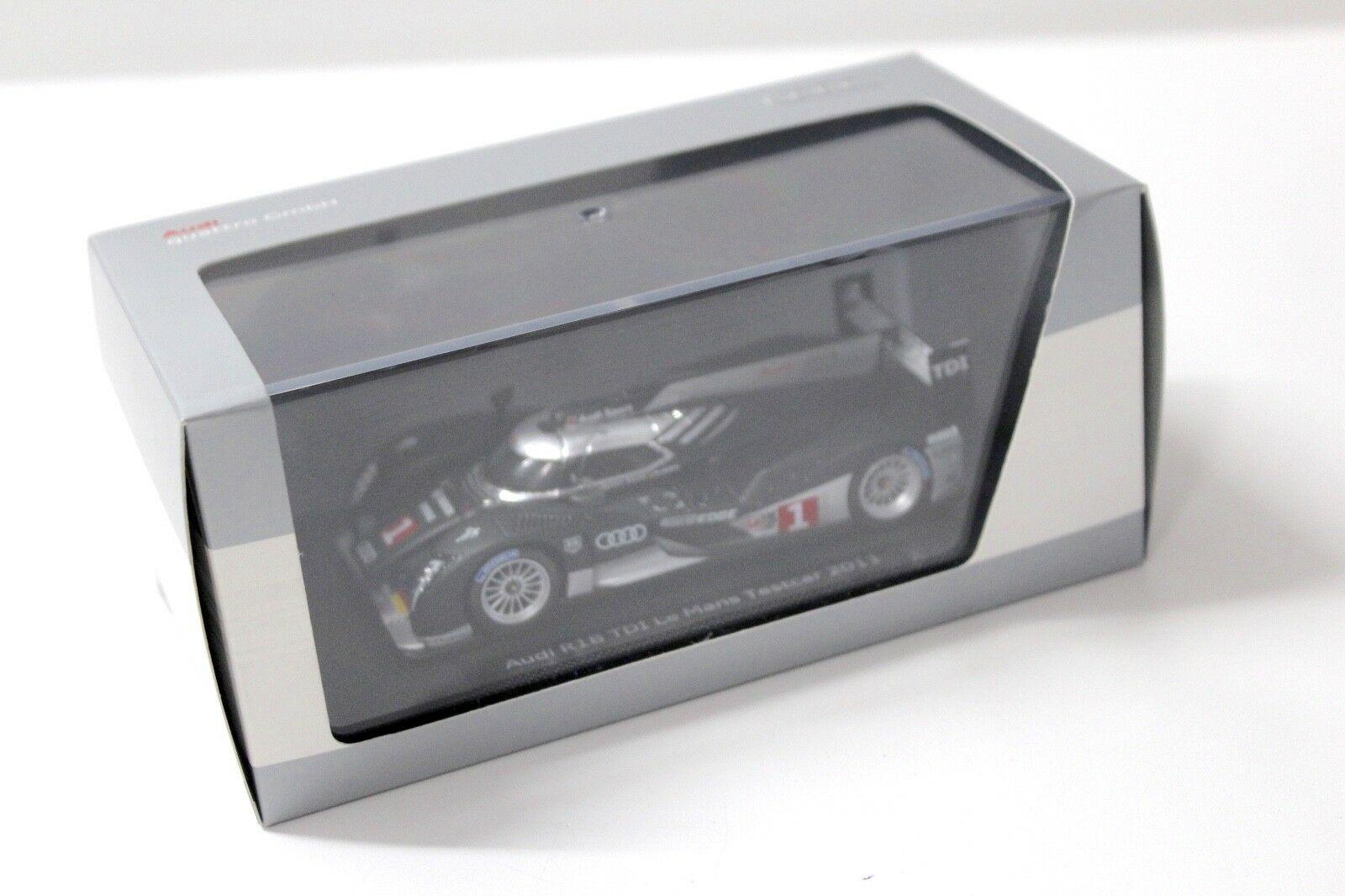 1:43 Spark Audi R18 TDI Le Mans Testcar 2011 DEALER VERSION