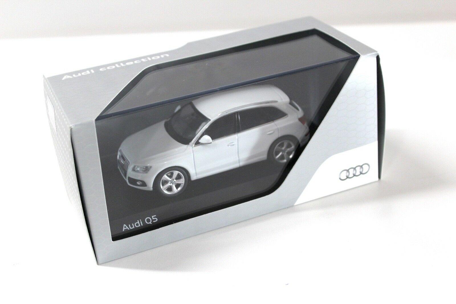 1:43 Schuco Audi Q5 Glacier white SUV DEALER VERSION