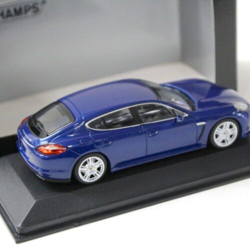 1:43 Minichamps Porsche Panamera 4 Aqua blue