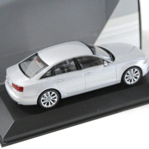 1:43 Schuco Audi A6 Limousine C7 ice silver DEALER VERSION