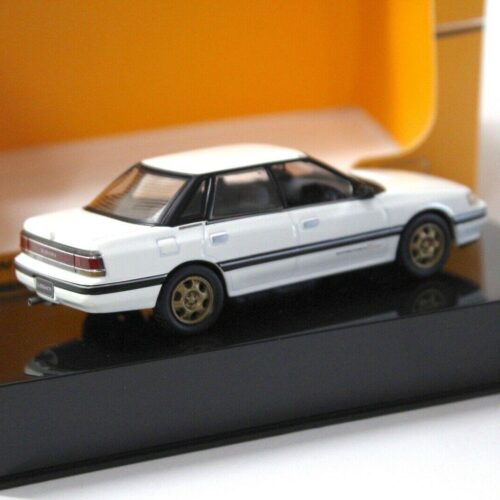 1:43 IXO Subaru Legacy 2.0 Turbo RS Type RA 1989 white