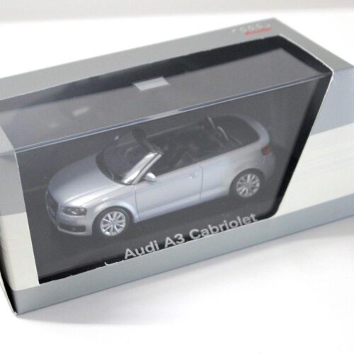 1:43 Minichamps Audi A3 Cabriolet Eis silver DEALER VERSION