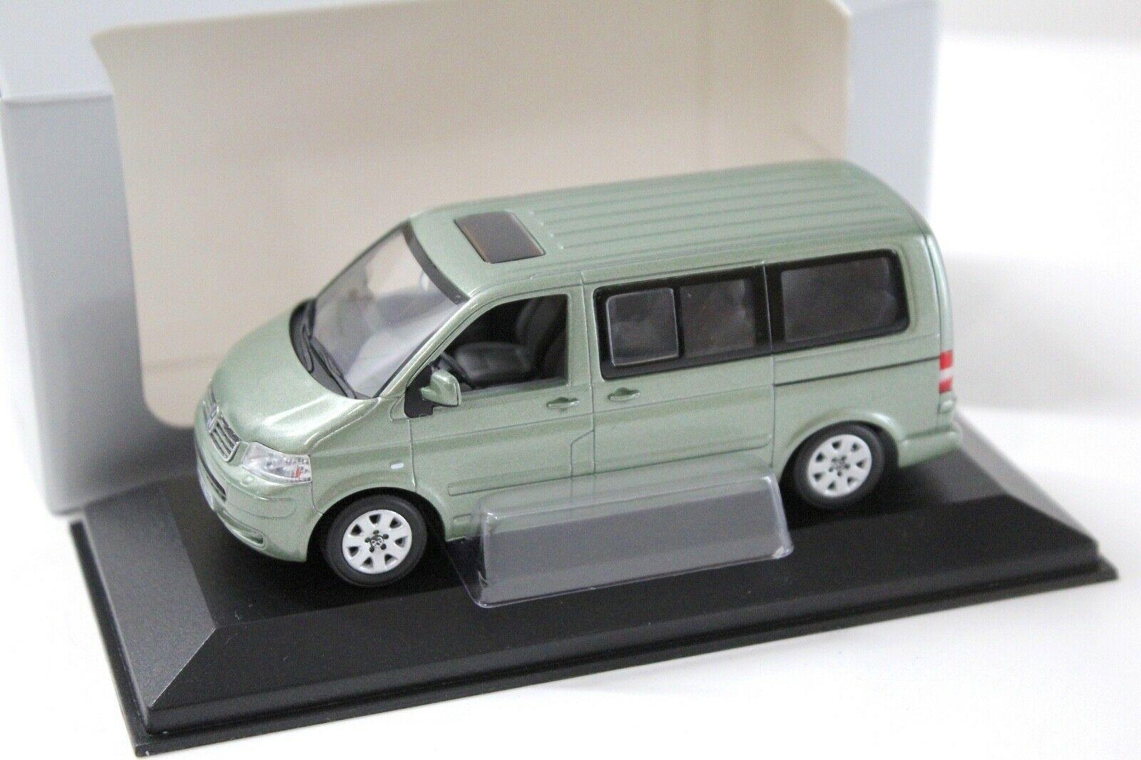 1:43 Minichamps VW T5 Multivan light green DEALER VERSION